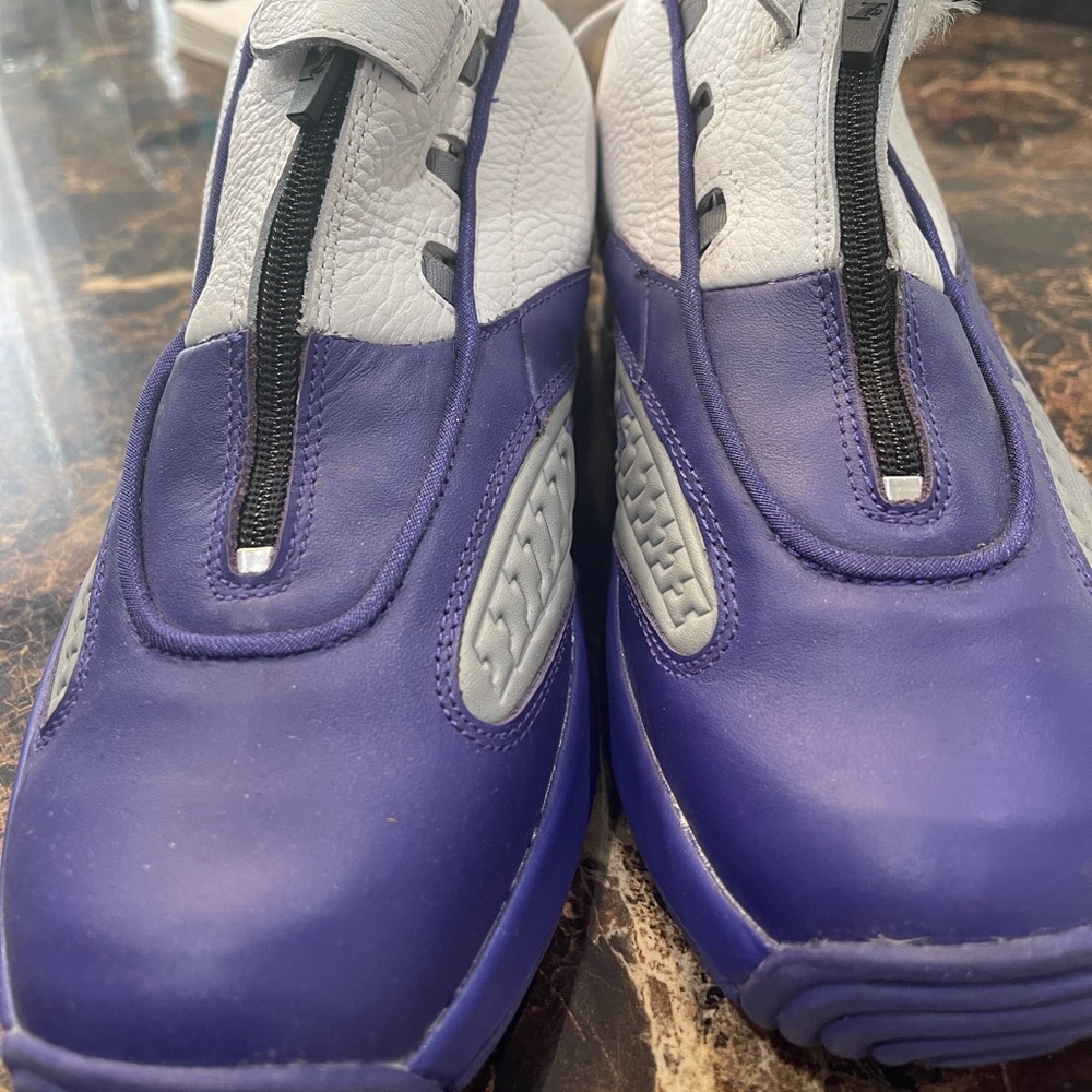 Reebok Answer IV
Kobe Bryant PE